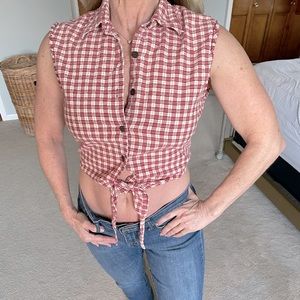 UNIONBAY Red Plaid Sleeveless Cropped Top - Med Juniors
